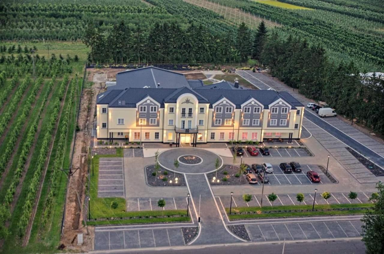 Hotel Sevilla Gold Leczeszyce Dış mekan fotoğraf