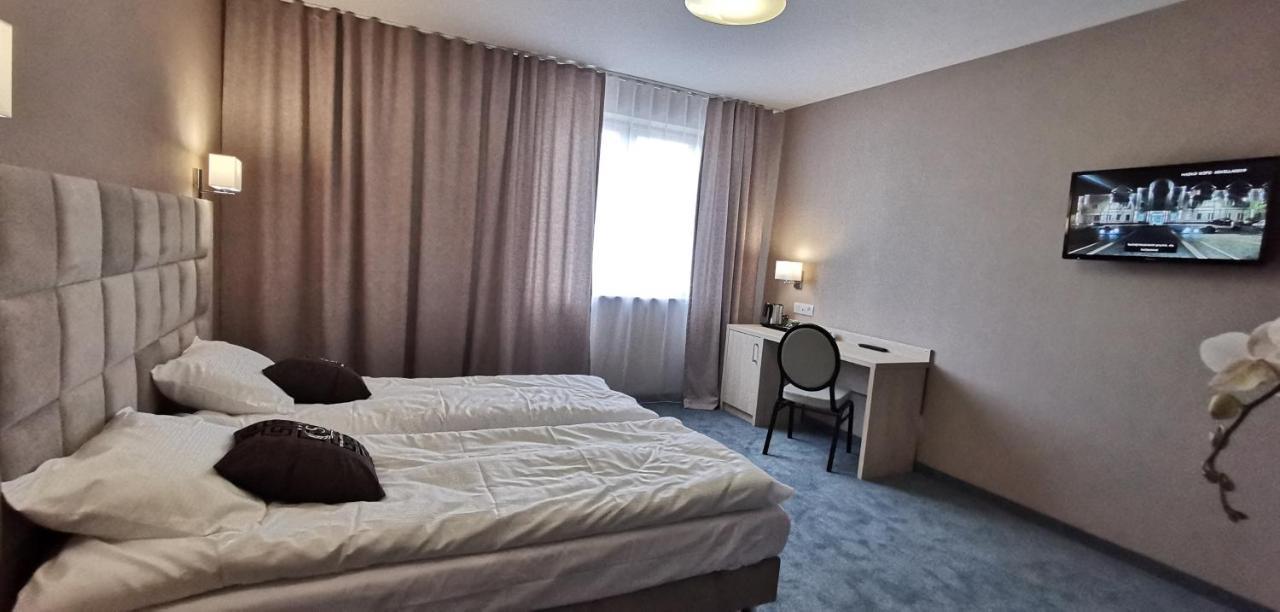 Hotel Sevilla Gold Leczeszyce Dış mekan fotoğraf