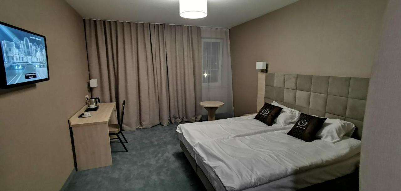 Hotel Sevilla Gold Leczeszyce Dış mekan fotoğraf