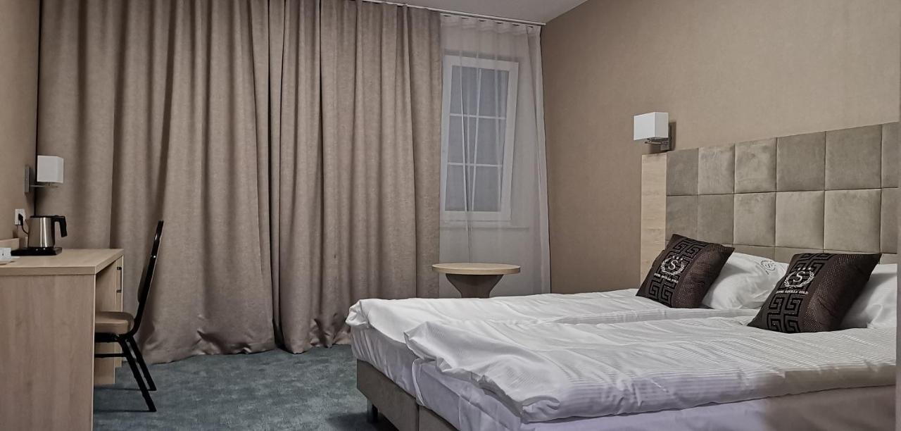 Hotel Sevilla Gold Leczeszyce Dış mekan fotoğraf