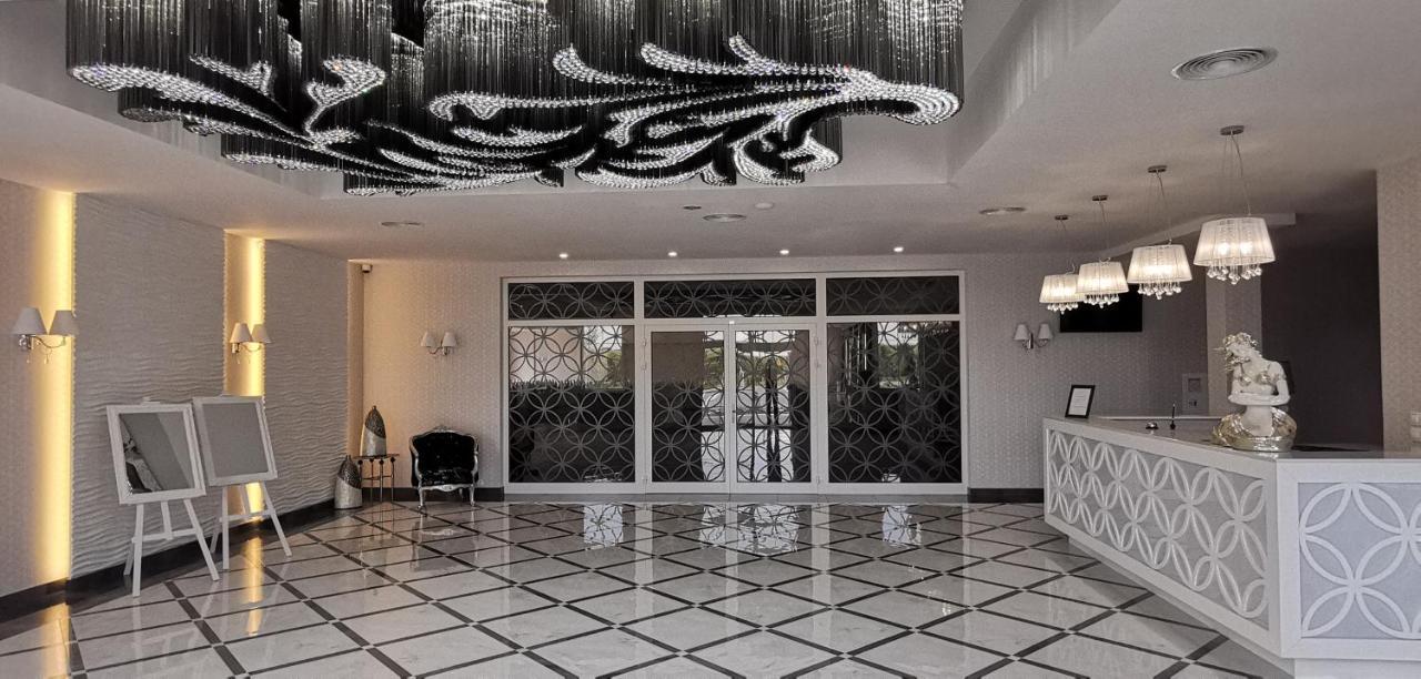 Hotel Sevilla Gold Leczeszyce Dış mekan fotoğraf